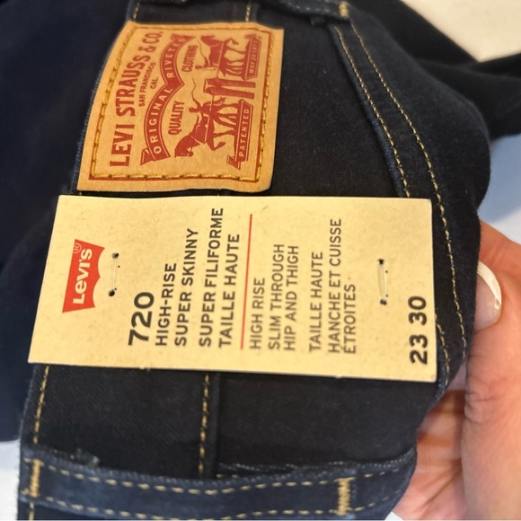 Levi's Women's Black Jeans NWT - Picture 5 of 5